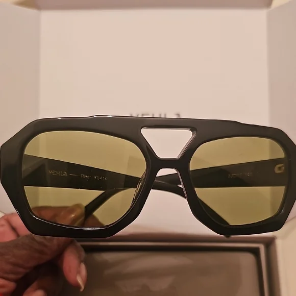 UNISEX Vehla Dark Frame RIVER Black/Khaki Sunglasses - Picture 4 of 13